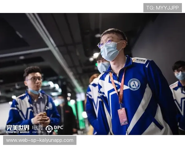 Aster与其他战队激烈对抗，aster战队队员